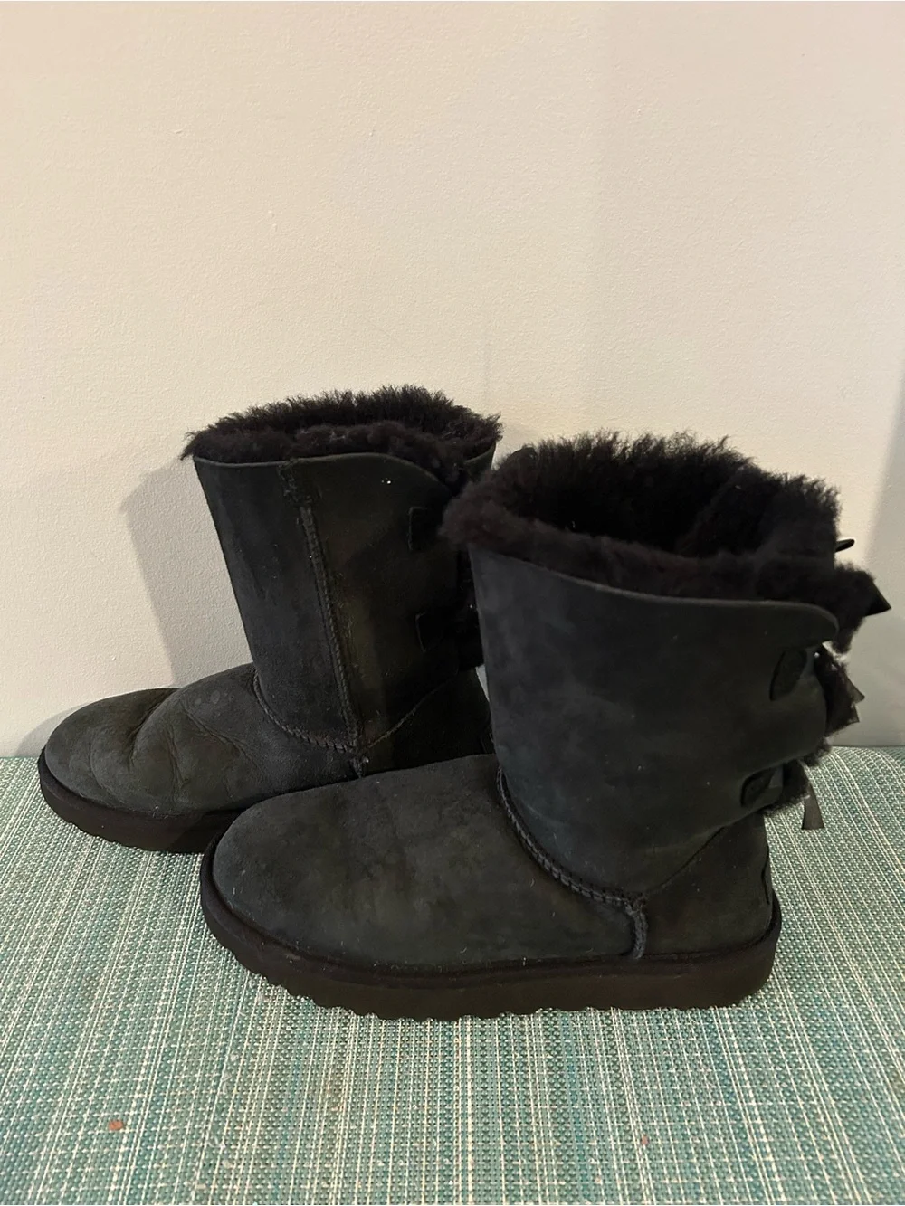 UGG Women's Short Shearling Winter Boots in Black